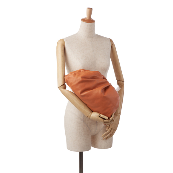 Pre-Loved Bottega Veneta The Pouch Clutch - Picture 9 of 10